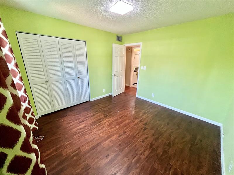 Image 12 of 27 For 700 2nd Ave  416