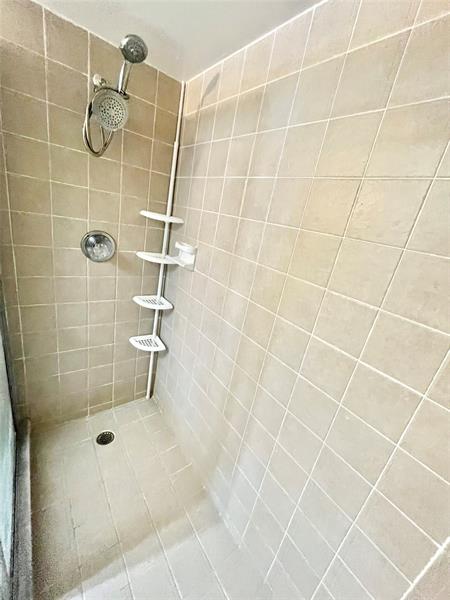 Image 20 of 27 For 700 2nd Ave  416
