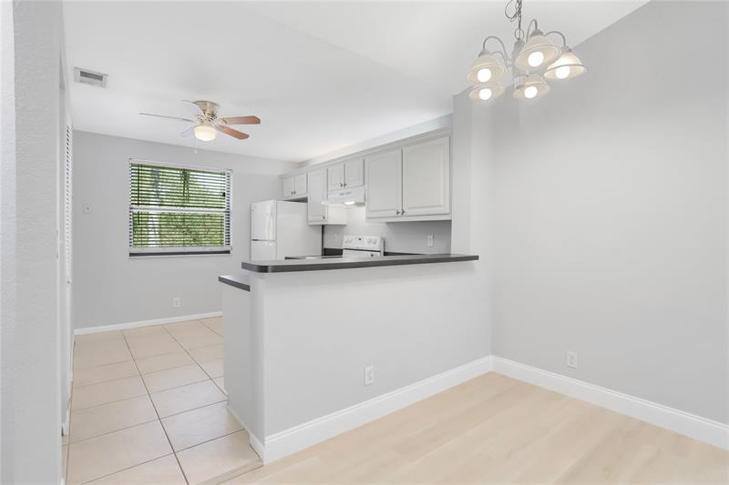 Image 10 of 25 For 10131 Sunrise Blvd  306