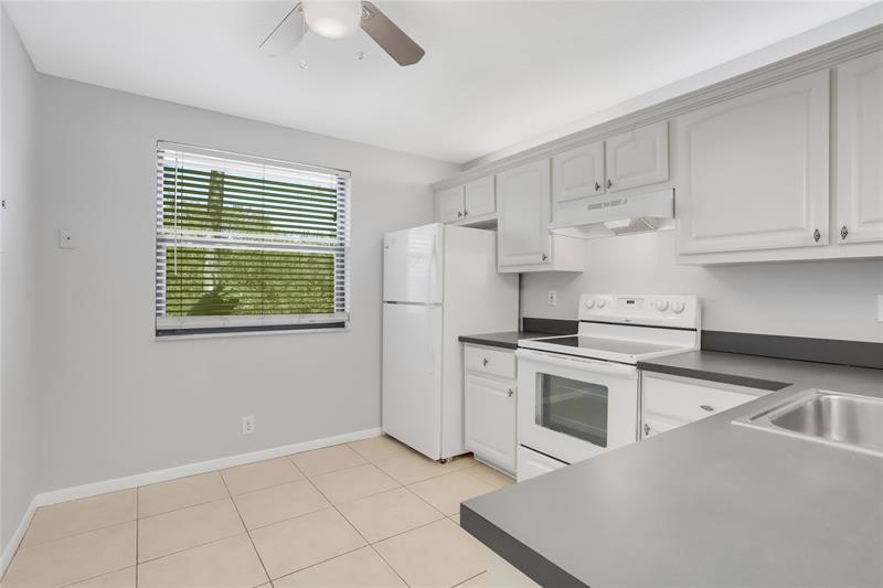 Image 11 of 25 For 10131 Sunrise Blvd  306