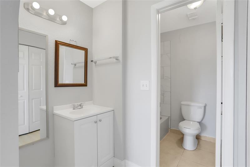 Image 16 of 25 For 10131 Sunrise Blvd  306