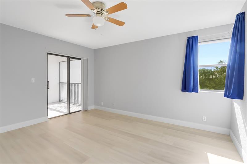 Image 17 of 25 For 10131 Sunrise Blvd  306