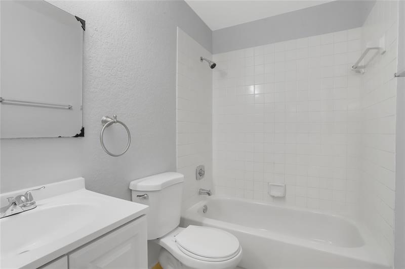 Image 22 of 25 For 10131 Sunrise Blvd  306