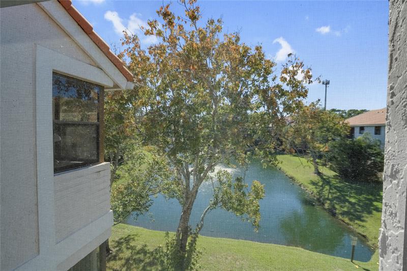 Image 5 of 25 For 10131 Sunrise Blvd  306