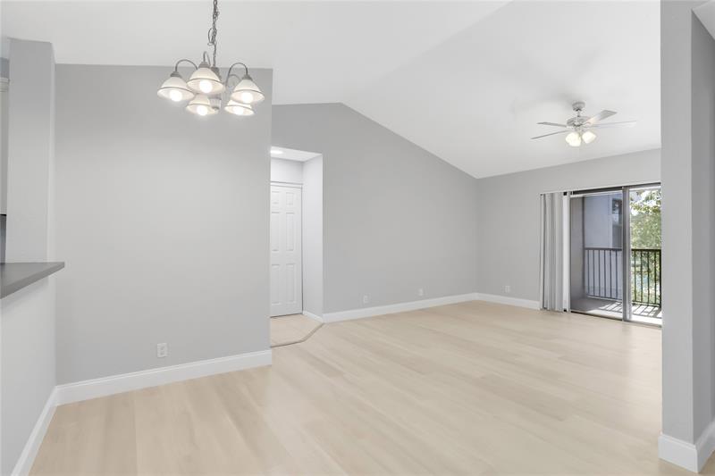 Image 6 of 25 For 10131 Sunrise Blvd  306