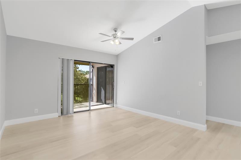 Image 8 of 25 For 10131 Sunrise Blvd  306