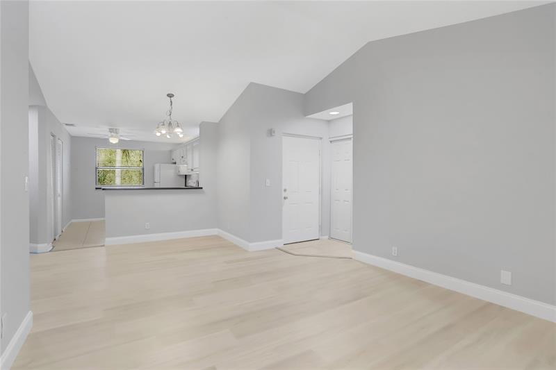 Image 9 of 25 For 10131 Sunrise Blvd  306