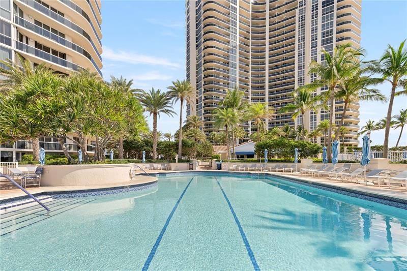 Image 30 of 42 For 3200 Ocean Blvd  309