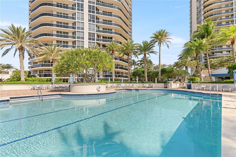 Image 31 of 42 For 3200 Ocean Blvd  309