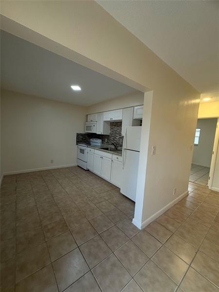 Image 3 of 12 For 3908 30th Ter 3