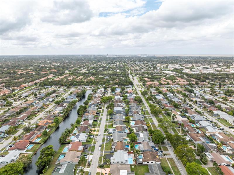 Image 13 of 36 For 9511 21st Mnr