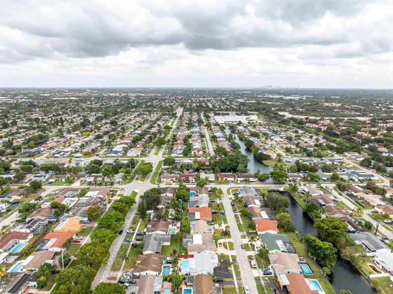 Image 14 of 36 For 9511 21st Mnr