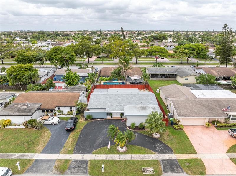 Image 8 of 36 For 9511 21st Mnr