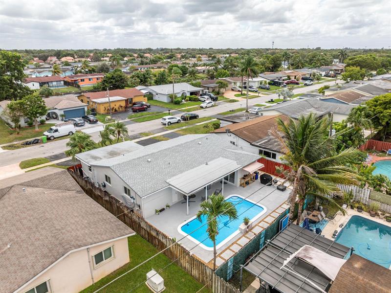 Image 9 of 36 For 9511 21st Mnr