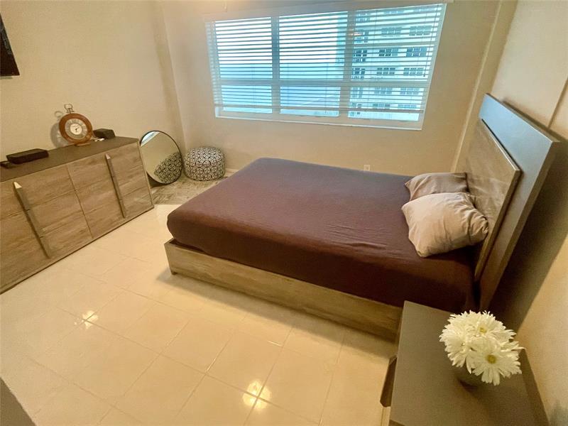 Image 13 of 31 For 133 Pompano Beach Blvd  1509