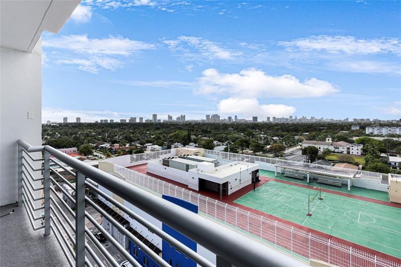 Image 12 of 27 For 1720 Harrison St  10a