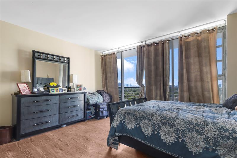 Image 23 of 26 For 1720 Harrison St  10a