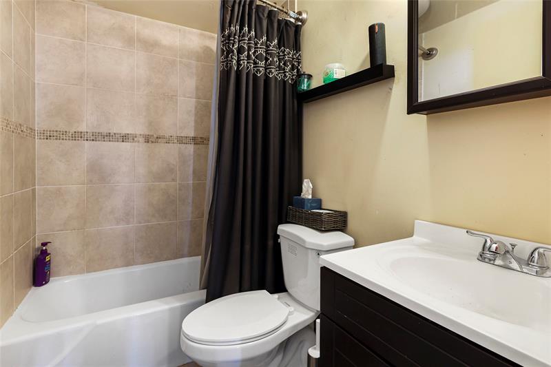 Image 24 of 26 For 1720 Harrison St  10a