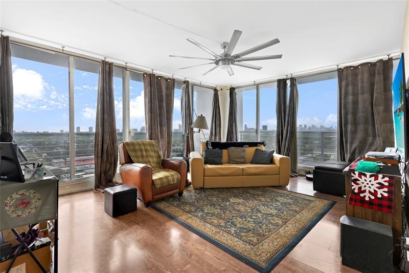 Image 3 of 26 For 1720 Harrison St  10a