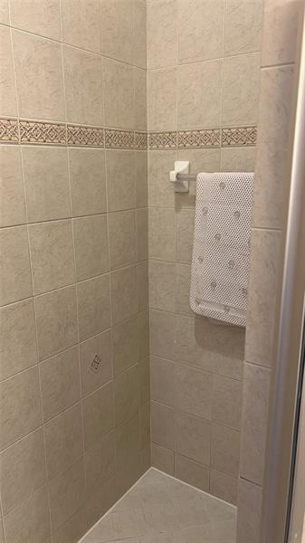 Image 16 of 31 For 6095 116th Dr