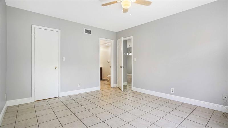 Image 13 of 31 For 3111 Oakland Shores Dr  F108