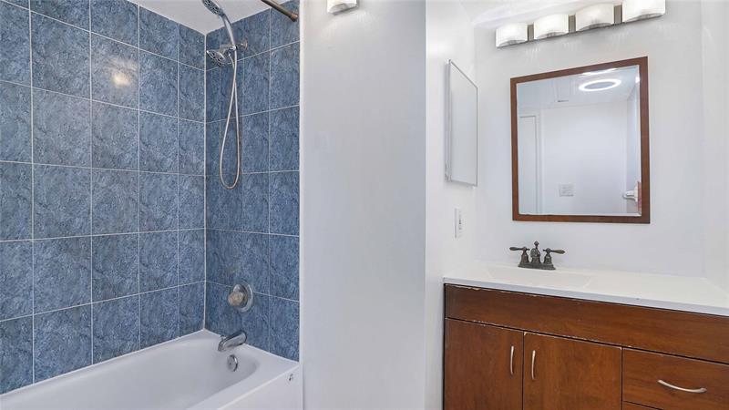 Image 17 of 31 For 3111 Oakland Shores Dr  F108