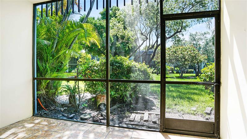 Image 18 of 31 For 3111 Oakland Shores Dr  F108