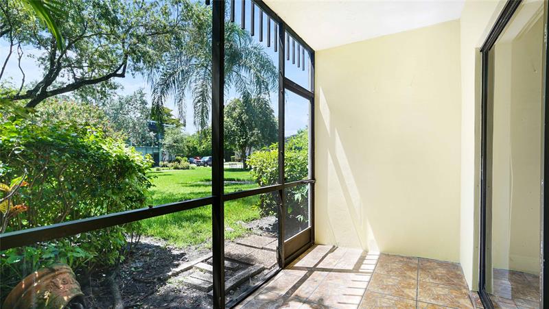 Image 19 of 31 For 3111 Oakland Shores Dr  F108