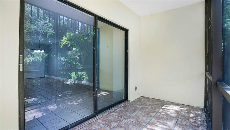 Image 21 of 31 For 3111 Oakland Shores Dr  F108