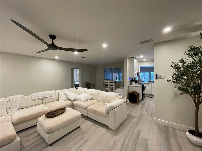 Image 15 of 21 For 8948 53rd St