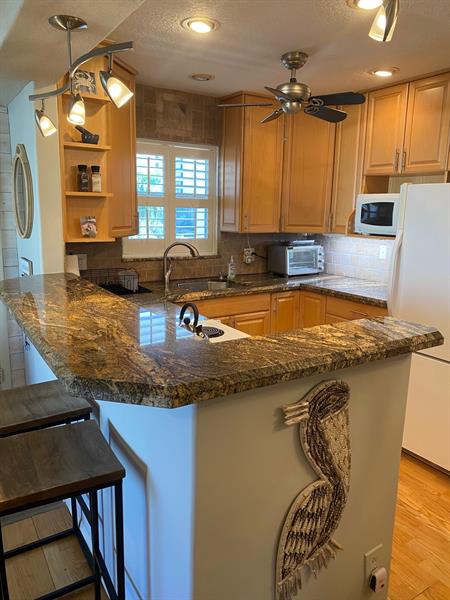 Image 10 of 30 For 2850 14th Street Cswy  401 B
