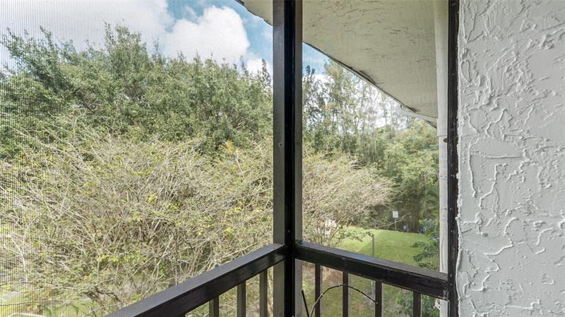 Image 41 of 47 For 5100 64th Ave  303