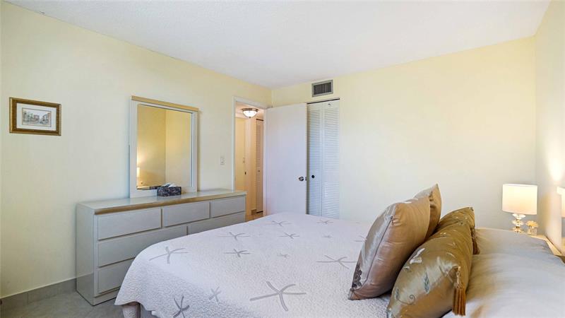 Image 27 of 41 For 441 3rd St  201