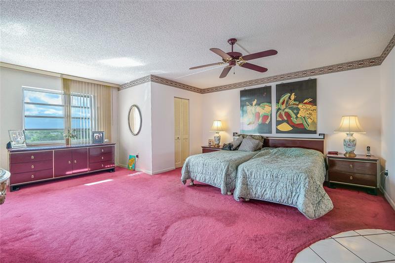 Image 14 of 51 For 3910 Inverrary Blvd  805-b