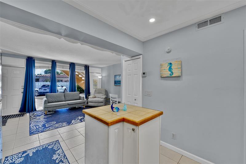 Image 15 of 22 For 4627 Bougainvilla Dr  1a
