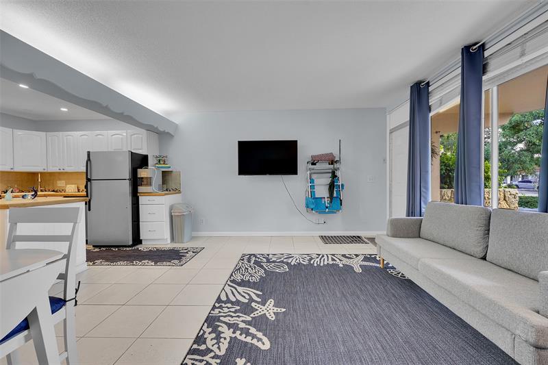 Image 8 of 22 For 4627 Bougainvilla Dr  1a