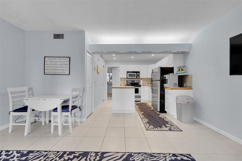 Image 9 of 22 For 4627 Bougainvilla Dr  1a
