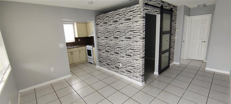 Image 2 of 8 For 7221 Venetian St  1