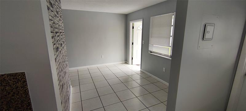 Image 3 of 8 For 7221 Venetian St  1