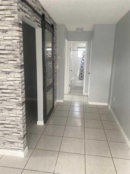 Image 7 of 8 For 7221 Venetian St  1