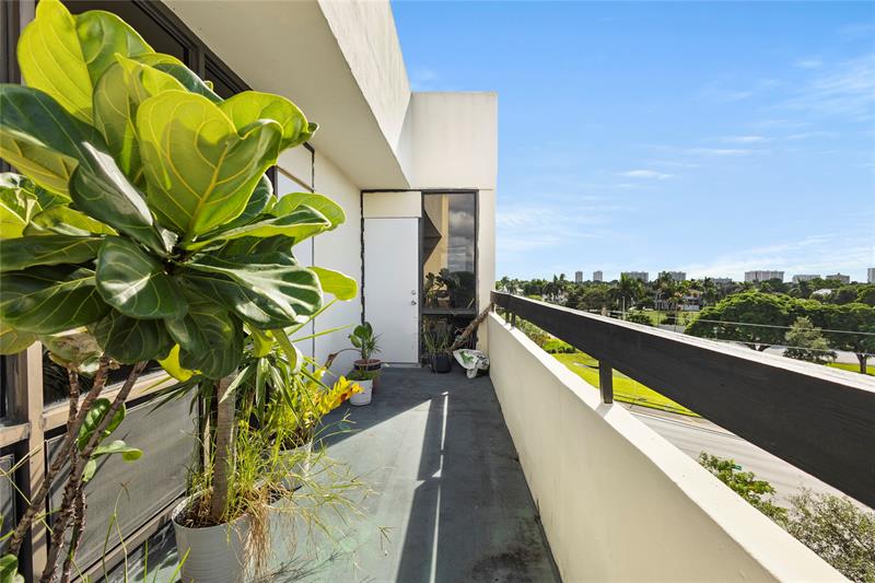 Image 13 of 27 For 1401 Federal Hwy  510