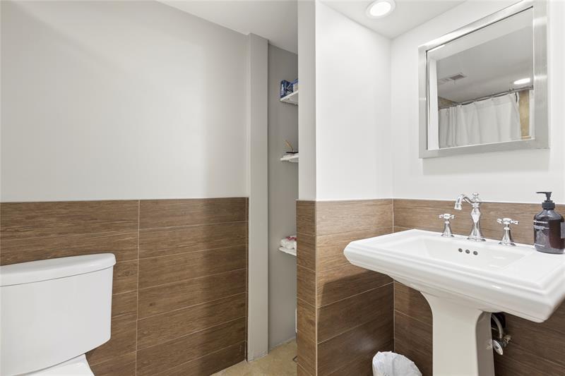 Image 19 of 27 For 1401 Federal Hwy  510