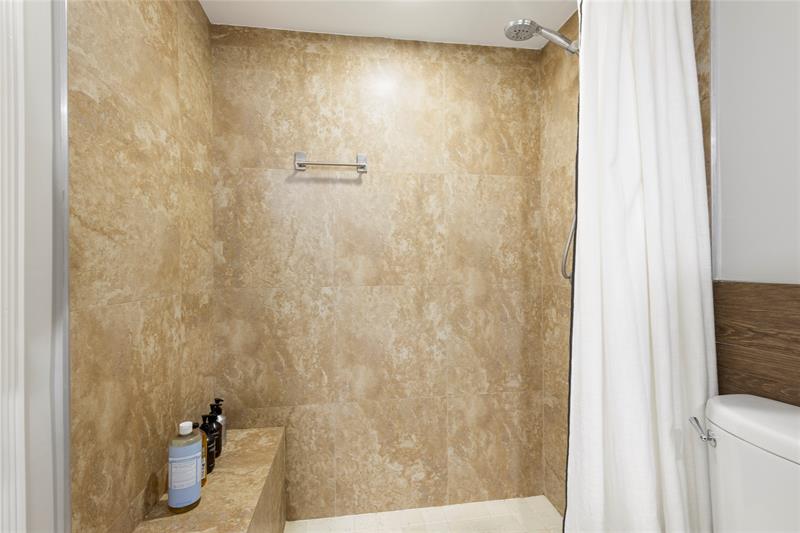 Image 22 of 27 For 1401 Federal Hwy  510