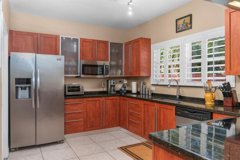 Image 13 of 64 For 1441 27th St