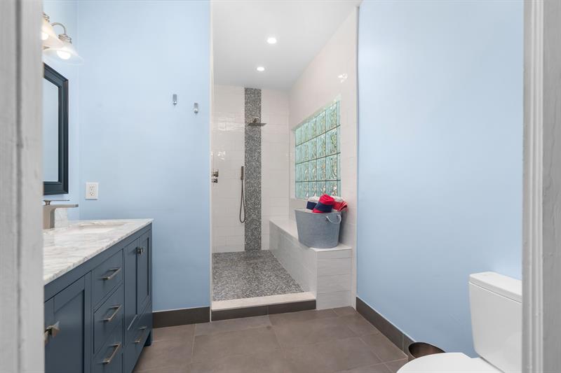 Image 24 of 64 For 1441 27th St