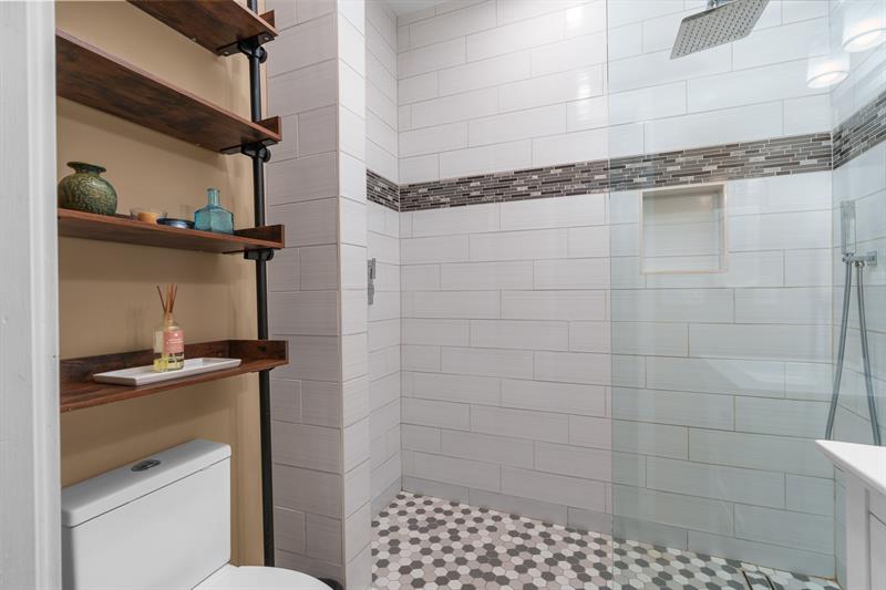 Image 37 of 64 For 1441 27th St