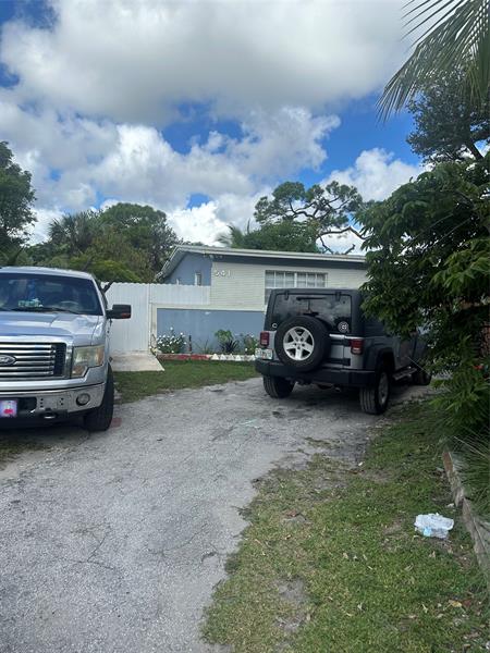 Image 3 of 3 For 541 33rd Ave