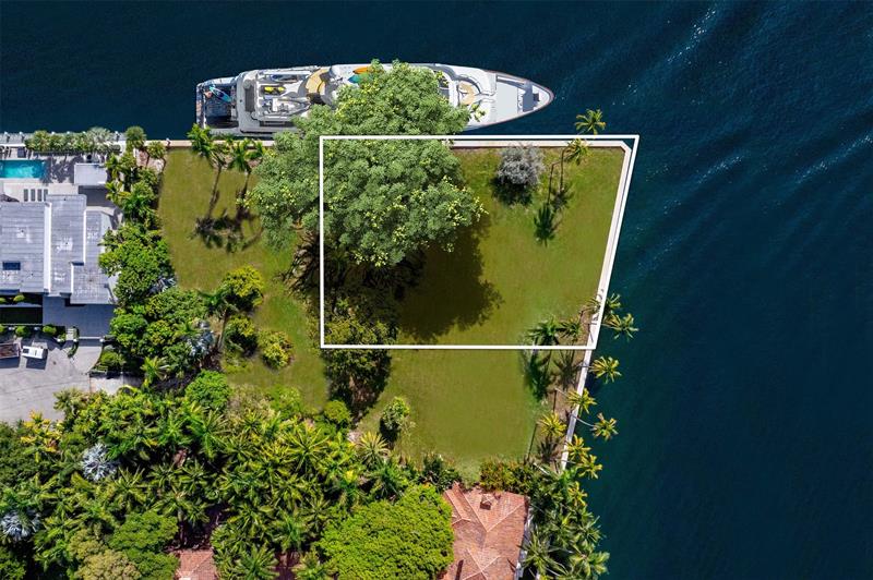 Image 4 of 5 For 1000 Riviera Isle Dr