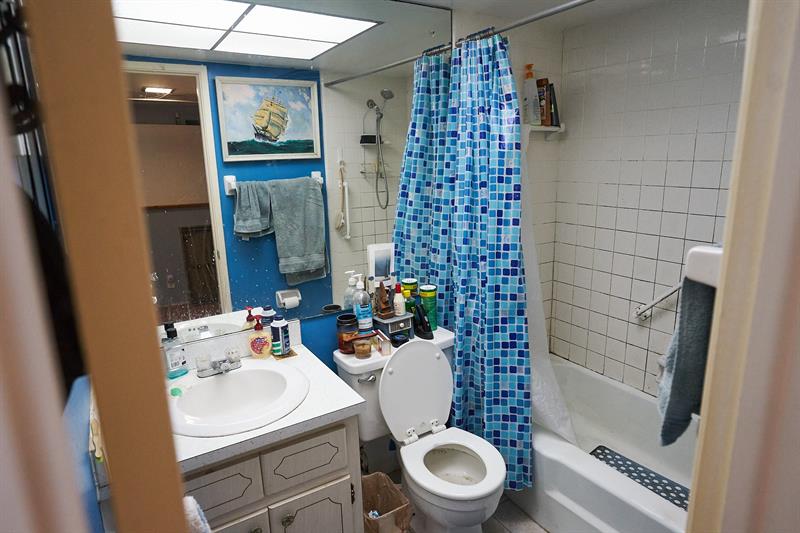 Image 12 of 18 For 651 Pine Dr  201