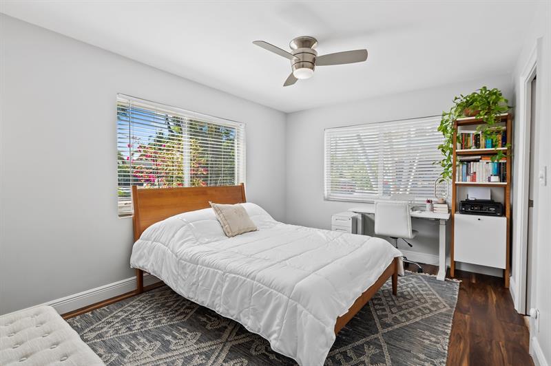 Image 12 of 26 For 2133 25th St
